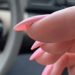 B & P Nails