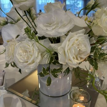 Cristina's Flowers - Centerpiece - Florists Near Me - Long Beach, California