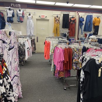 It's Fashions - Women's Clothing Near Me - Greenville, South Carolina It's Fashions - Women's Clothing Near Me - Greenville, South Carolina