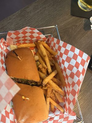 Dea's In & Out by null