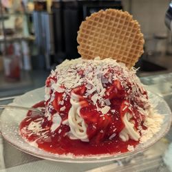 Eiscafé am Poelchaukamp - Spaghetti Ice Cream