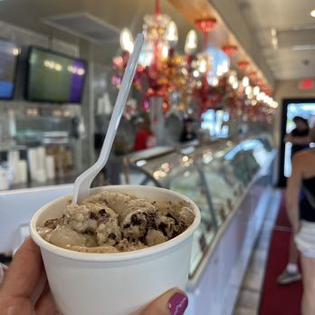 Amore Ice Cream - a person holding a cup of ice cream - Ice Cream & Frozen Yogurt Near Me - Elk River, Minnesota Amore Ice Cream - a person holding a cup of ice cream - Ice Cream & Frozen Yogurt Near Me - Elk River, Minnesota