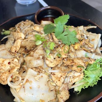 Som Boon Thai Kitchen - Thai Near Me - Houston, Texas