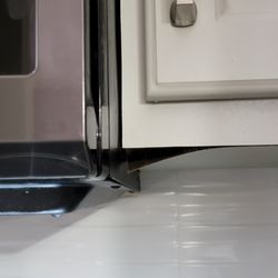Revelare Kitchens - Separating laminate