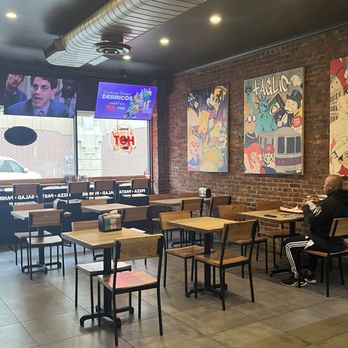 Taglio Pizza - Seating - Pizza Near Me - Mineola, New York Taglio Pizza - Seating - Pizza Near Me - Mineola, New York