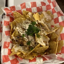 Nachos with chicken and beer cheese Nachos with chicken and beer cheese