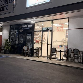 Joe's Pizza - View from the outside - Pizza Near Me - Los Angeles, California