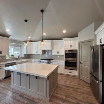 SwiftHand Painting - Kitchen refresh with painted cabinets - Painters Near Me - Sandy, Utah SwiftHand Painting - Kitchen refresh with painted cabinets - Painters Near Me - Sandy, Utah