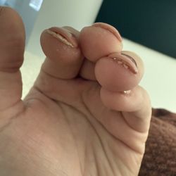 Kelly Nail & Spa - Residue under nails
