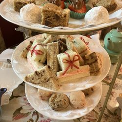 Tranquila Tea - Queen tea scones, sandwiches, and desserts