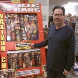 Car-Mac's Mini-Mart & Tobacco - Big Bang !
