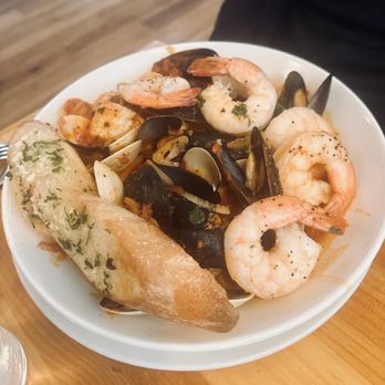 Alice's - Seafood Trio - New American Near Me - Lake Hopatcong, New Jersey