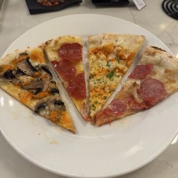 Delucca Gaucho Pizza & Wine Irving/Las Colinas - Pizza Near Me - Irving, Texas Delucca Gaucho Pizza & Wine Irving/Las Colinas - Pizza Near Me - Irving, Texas