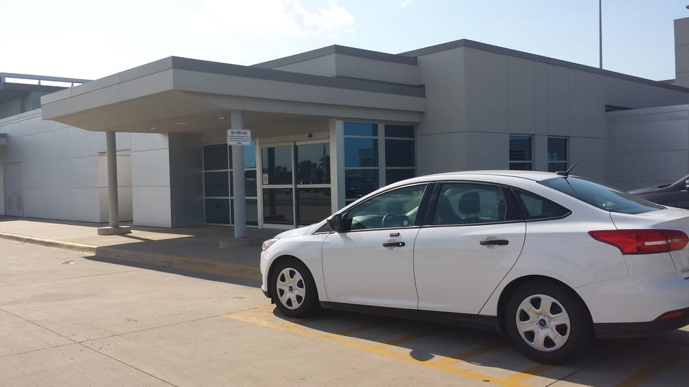 AVIS RENT A CAR Waterloo Municipal Airport, Waterloo, Iowa Car