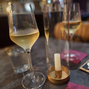Estilo Y Vino Wine Bar - Moscato - Wine Bars Near Me - Beacon, New York Estilo Y Vino Wine Bar - Moscato - Wine Bars Near Me - Beacon, New York