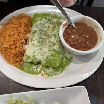 Familia Restaurante - Enchiladas Poblanas - Seafood Near Me - Irving, Texas