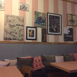 Monalisa - Seating and wall