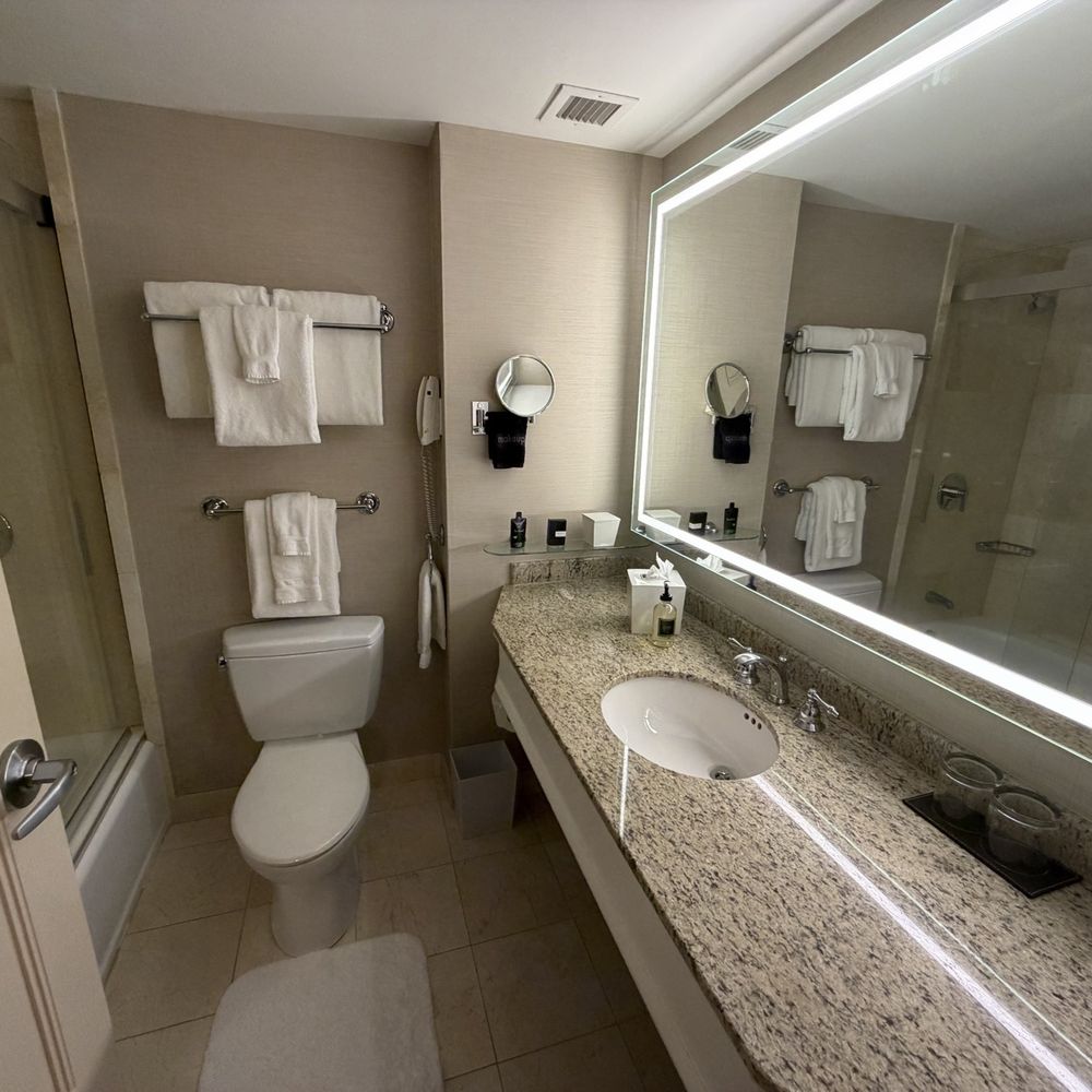 Seaport - Bathroom - Hotels Near Me - Boston, Massachusetts Seaport - Bathroom - Hotels Near Me - Boston, Massachusetts