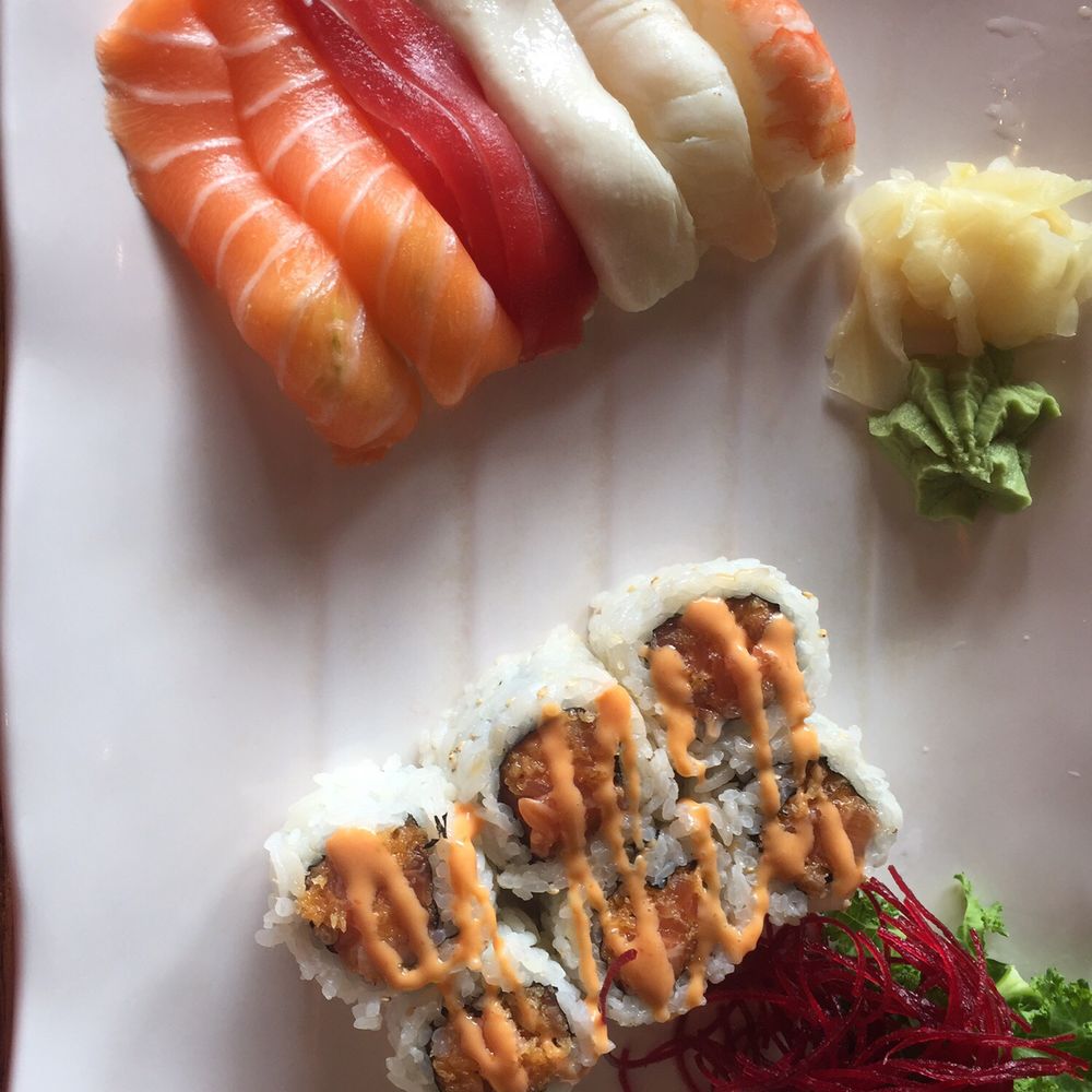 Gyoko Sushi & Bar - Sushi & spicy salmon lunch special - Sushi Bars Near Me - Toronto, Ontario