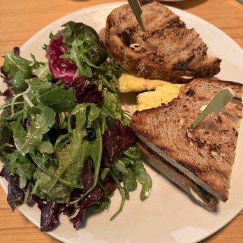 Oak & Honey - Build Your Own Breakfast Sandwich and side salad - Sandwiches Near Me - Chicago, Illinois Oak & Honey - Build Your Own Breakfast Sandwich and side salad - Sandwiches Near Me - Chicago, Illinois