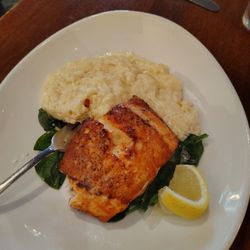 Moi's Center City Bistro - Salmon risotto
