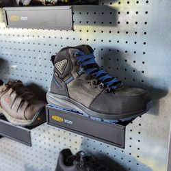 Chet's Shoes - We can't wait to see you at our new Chet's Shoes in Circle Pines. Step in and get fitted by the experts!