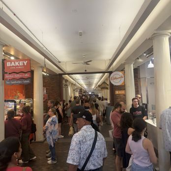Quincy Market - The walking space between all the vendors - Public Markets Near Me - Boston, Massachusetts Quincy Market - The walking space between all the vendors - Public Markets Near Me - Boston, Massachusetts