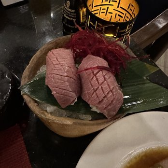 Hiroshi Sushi - Otoro nigiri - Sushi Bars Near Me - Cancún, ROO