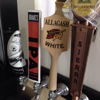 Boulevard Burger - Scrimshaw Pilsner AND Allagash White on tap! Yes please!! - Burgers Near Me - Castro Valley, California