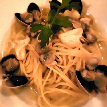 Canaletto Restaurant - 1/2 pasta with clams - Italian Near Me - New York, New York Canaletto Restaurant - 1/2 pasta with clams - Italian Near Me - New York, New York
