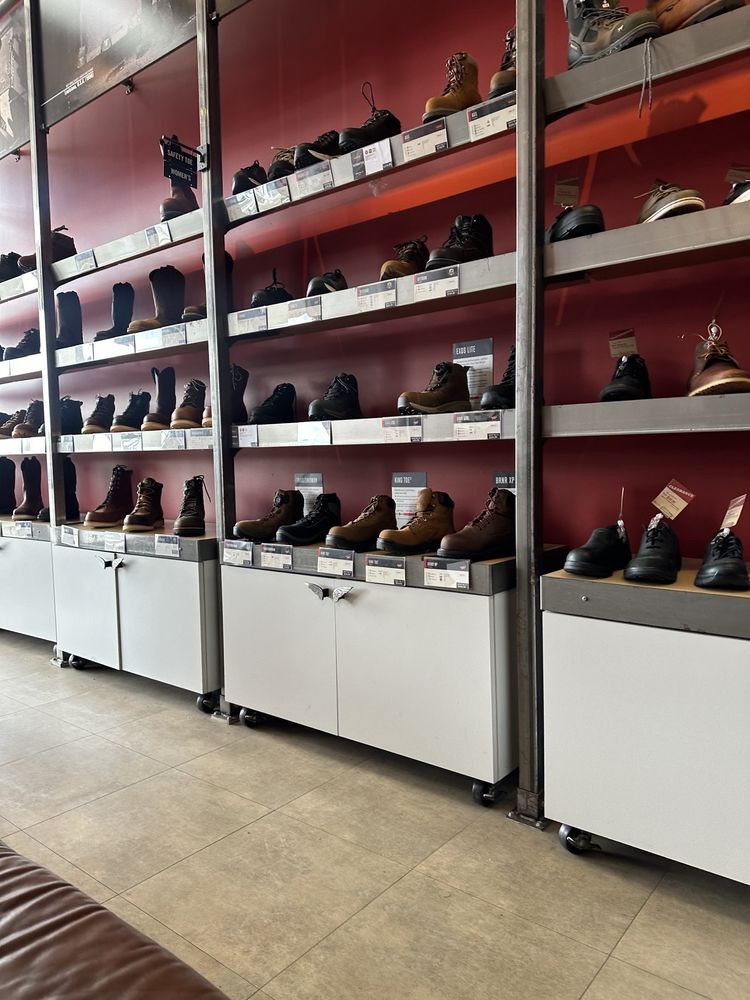 RED WING SHOE STORE Updated May 2024 35 Photos & 54 Reviews 98