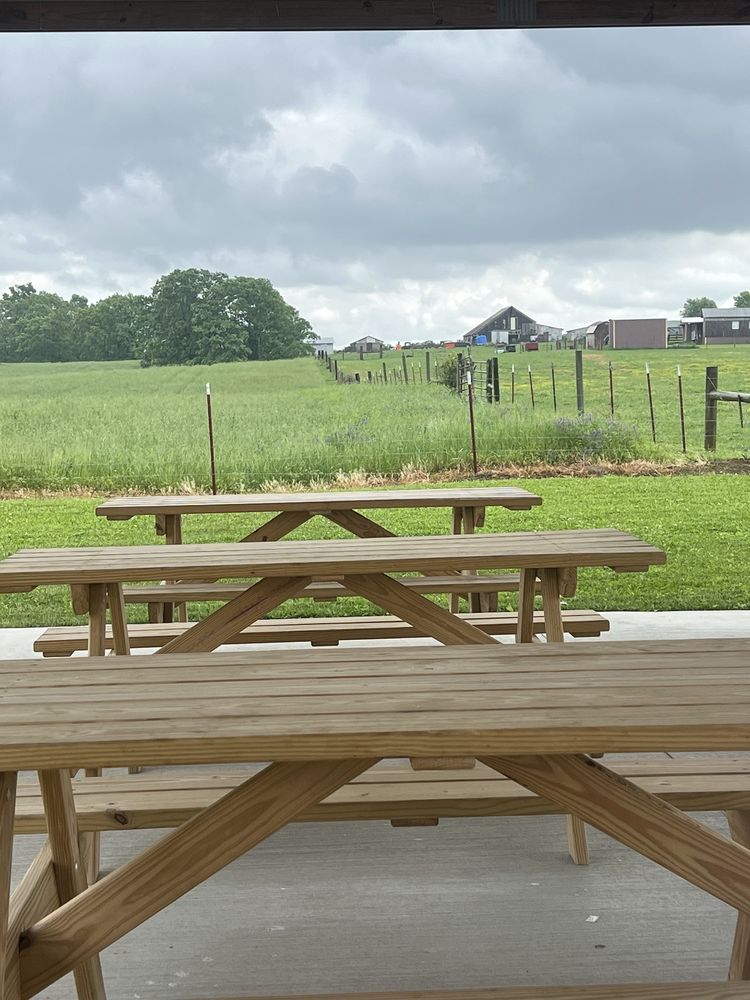 AMISH COUNTRY SMOKE HOUSE Updated November 2024 49 Bud Taylor Rd