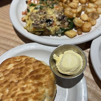 The Big Biscuit - Veggie omelet, country potatoes with a biscuit - Breakfast & Brunch Near Me - Joplin, Missouri