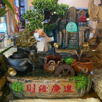 Yuan Su Vegetarian - Cute decor at the cash register - Vegetarian Near Me - Portland, Oregon Yuan Su Vegetarian - Cute decor at the cash register - Vegetarian Near Me - Portland, Oregon