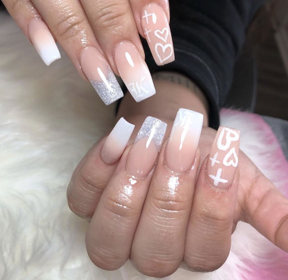 Nails by karlita Logo