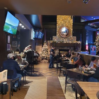 210 Brewing CO - Dining area - New American Near Me - Arlington, Washington