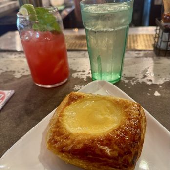 Moondog Cafe & Bakery - Cafes Near Me - Key West, Florida Moondog Cafe & Bakery - Cafes Near Me - Key West, Florida