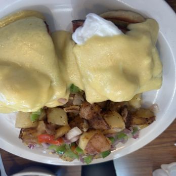 Mountain Oaks Cafe - American Near Me - Oakhurst, California