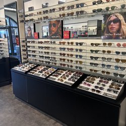 Sunglass Hut - Wall 3