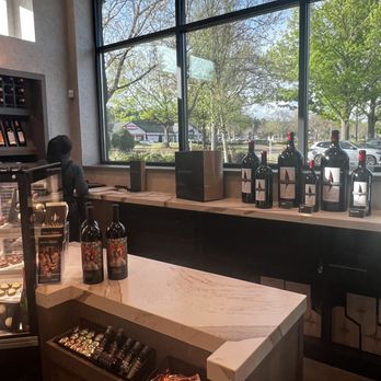 Cooper’s Hawk Winery & Restaurant - Seafood Near Me - Alpharetta, Georgia
