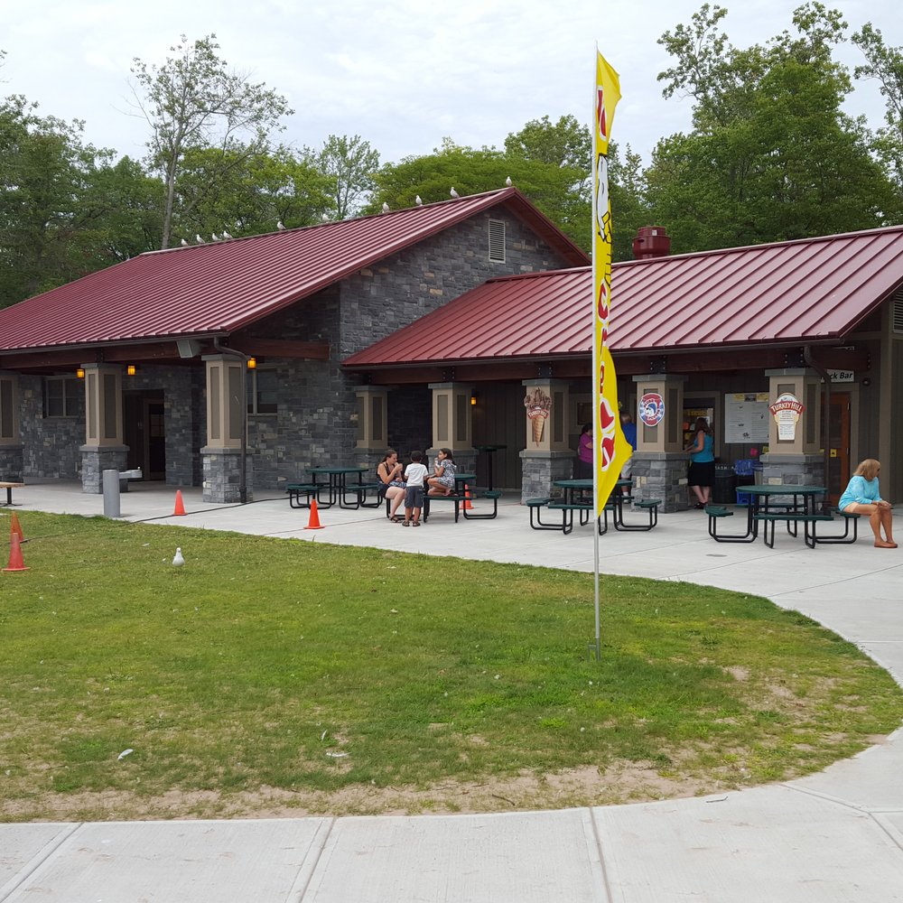 Verona Beach State Park - Bathrooms and a snack bar are available. - Parks Near Me - Verona Beach, New York Verona Beach State Park - Bathrooms and a snack bar are available. - Parks Near Me - Verona Beach, New York