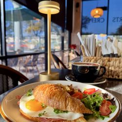 Lova Cafe