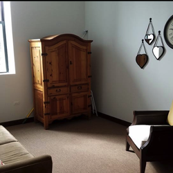 Centro Castillo for Personal and Wellbeing - A room at our Pilsen location.
