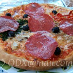 Al Colosseo - Pizza "Art des Hauses"