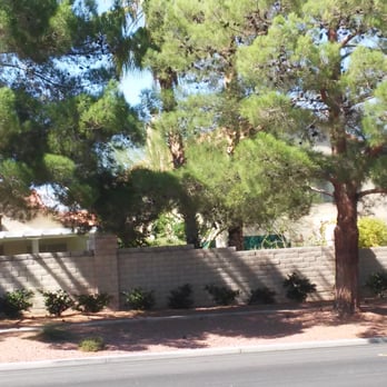 Section Seven - Jill Paige Homes, Walking trail on North Lake Drive, The Lakes - Homeowner Association Near Me - Las Vegas, Nevada Section Seven - Jill Paige Homes, Walking trail on North Lake Drive, The Lakes - Homeowner Association Near Me - Las Vegas, Nevada