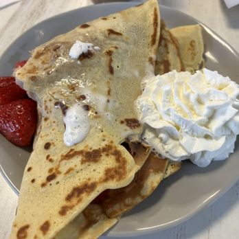 Cafe celebre - Amazing strawberry crepe - Creperies Near Me - Benton, Kentucky
