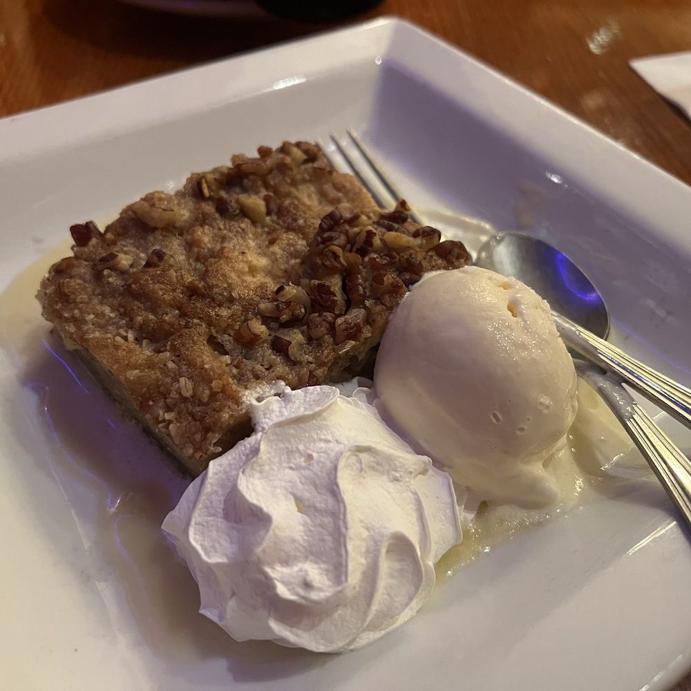 The Berghoff Restaurant - Apple cake - Bars Near Me - Chicago, Illinois The Berghoff Restaurant - Apple cake - Bars Near Me - Chicago, Illinois