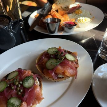 Chicago Athletic Association Hotel - Breakfast - Hotels Near Me - Chicago, Illinois