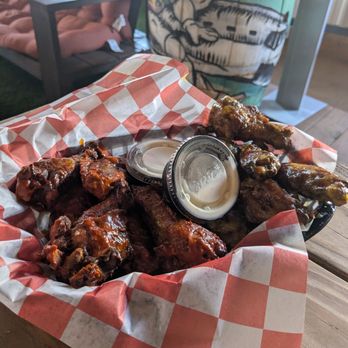 Eastbound Barbecue - 12 wings, 2 flavors - Barbeque Near Me - Houston, Texas Eastbound Barbecue - 12 wings, 2 flavors - Barbeque Near Me - Houston, Texas