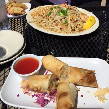 Sawatdee Saint Paul - Veggie egg rolls, veggie pot stickers, shrimp pad Thai - Thai Near Me - St Paul, Minnesota Sawatdee Saint Paul - Veggie egg rolls, veggie pot stickers, shrimp pad Thai - Thai Near Me - St Paul, Minnesota